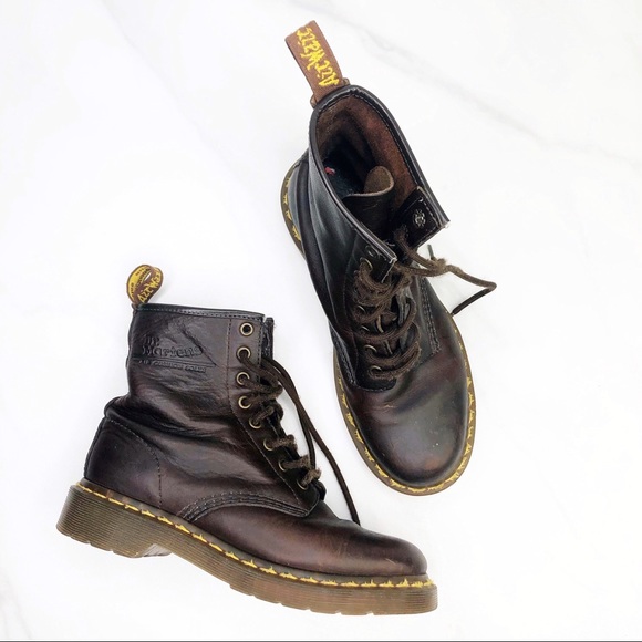11821 doc martens